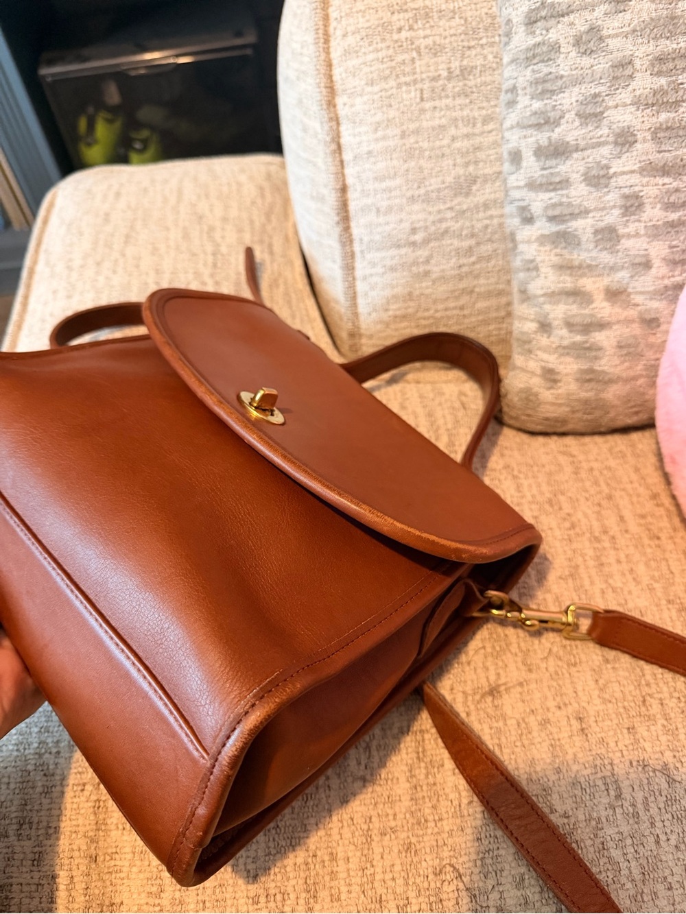 Coach Manor Purse 9977 - Picture 5 of 13